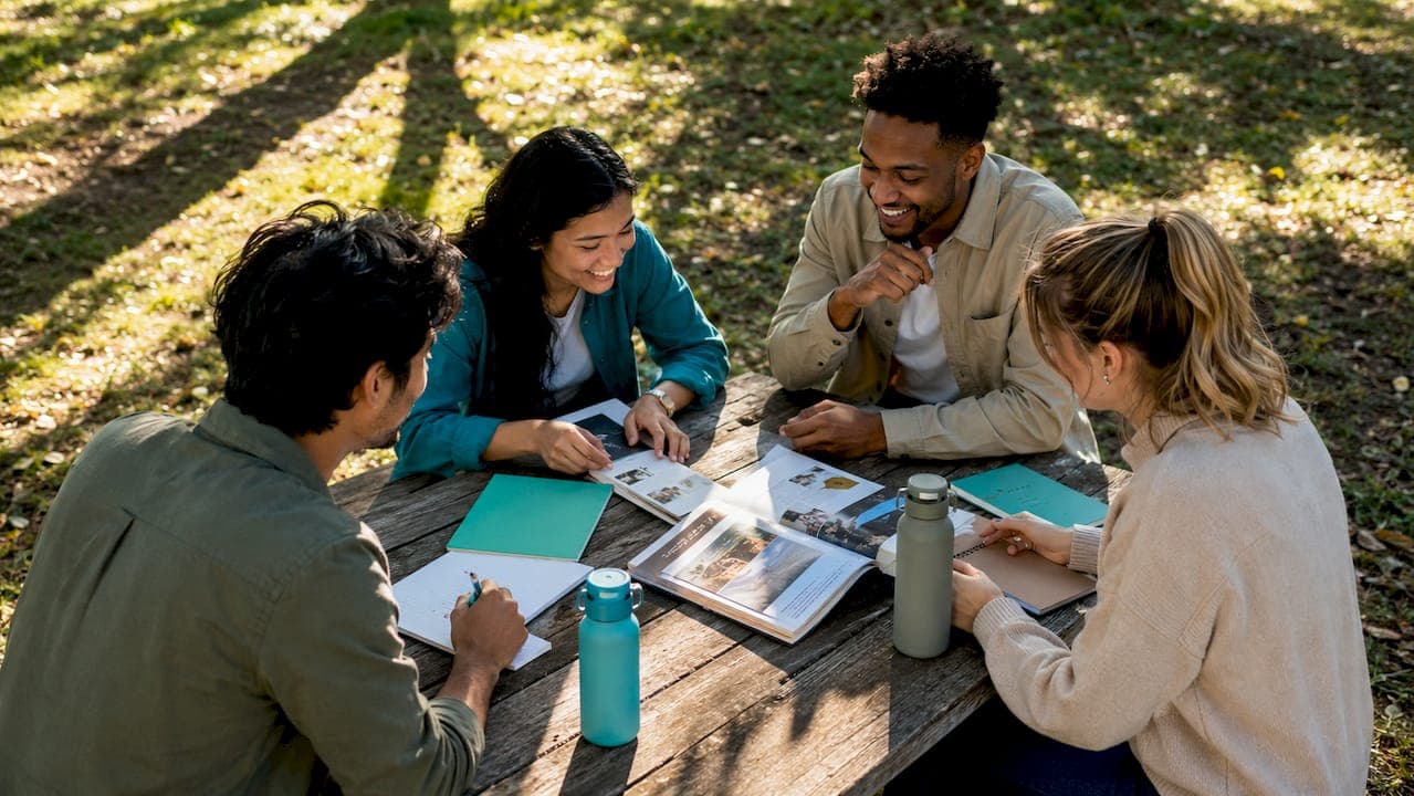 Why Organize Group Gifts: Benefits and Coordination Tips